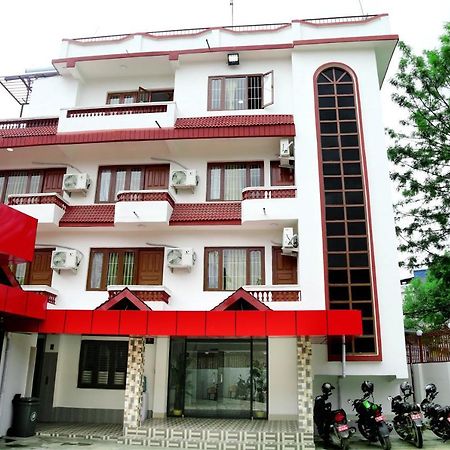 Oyo 104 Hotel Baltic Inn Kathmandu Esterno foto