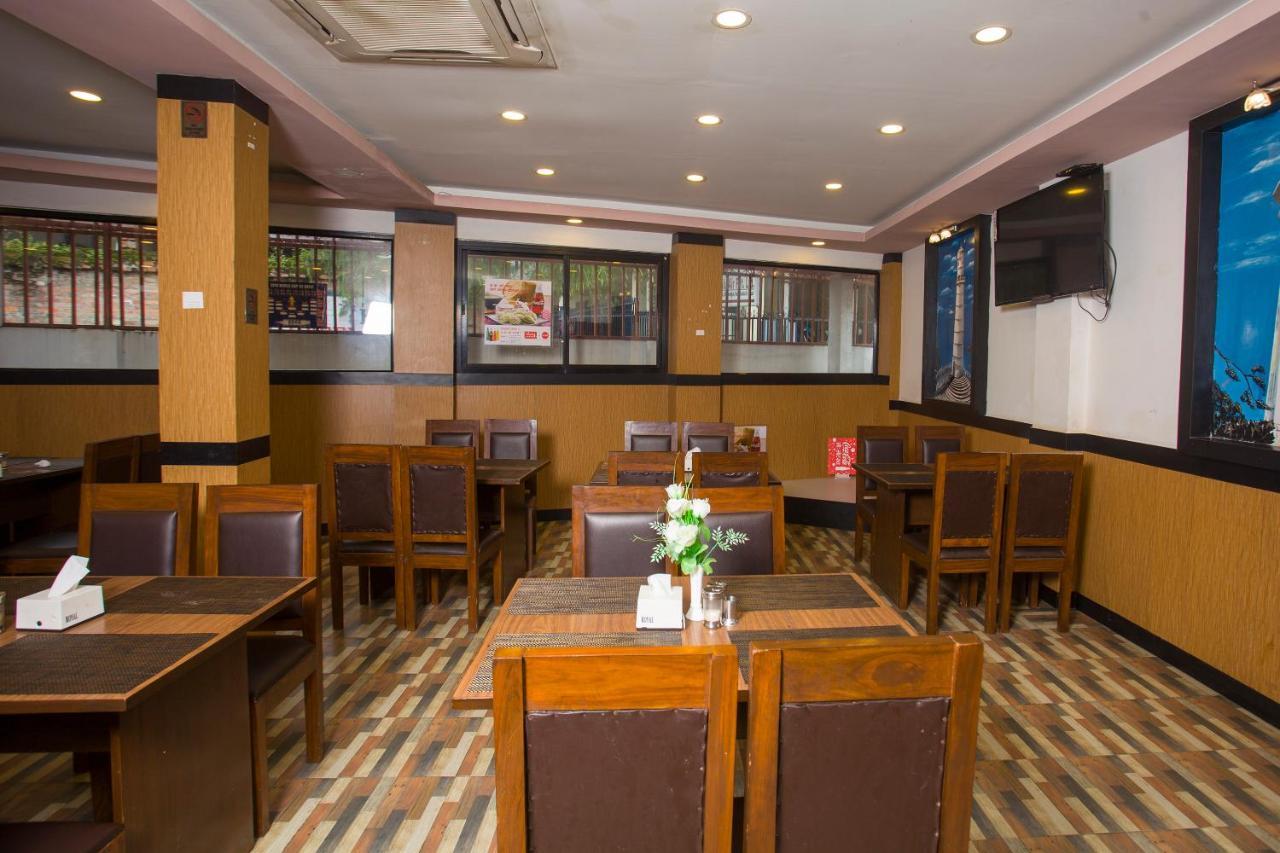 Oyo 104 Hotel Baltic Inn Kathmandu Esterno foto