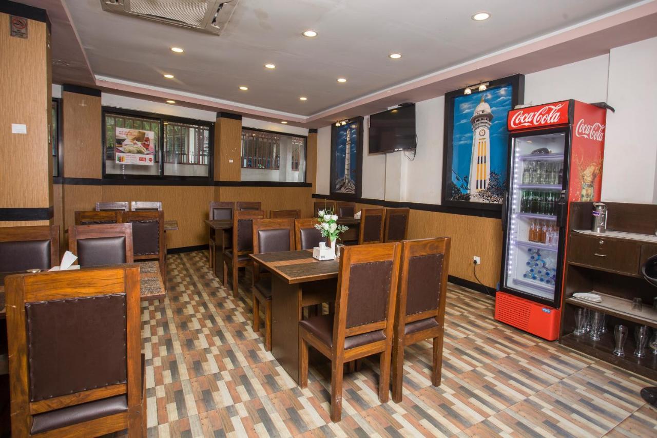 Oyo 104 Hotel Baltic Inn Kathmandu Esterno foto